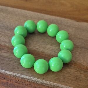 7" Vibrant Green Beaded 80's Stretch Bracelet